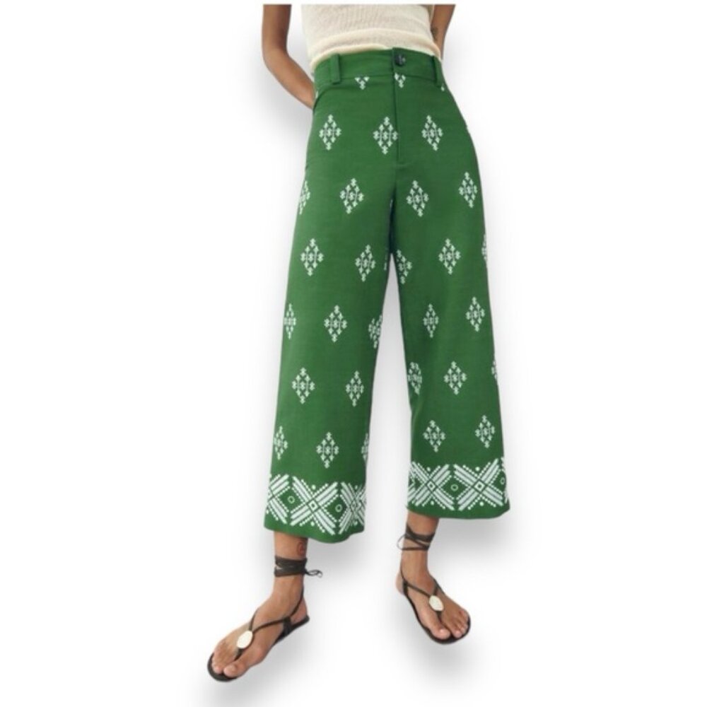 Zara Green and White Patterned Capris